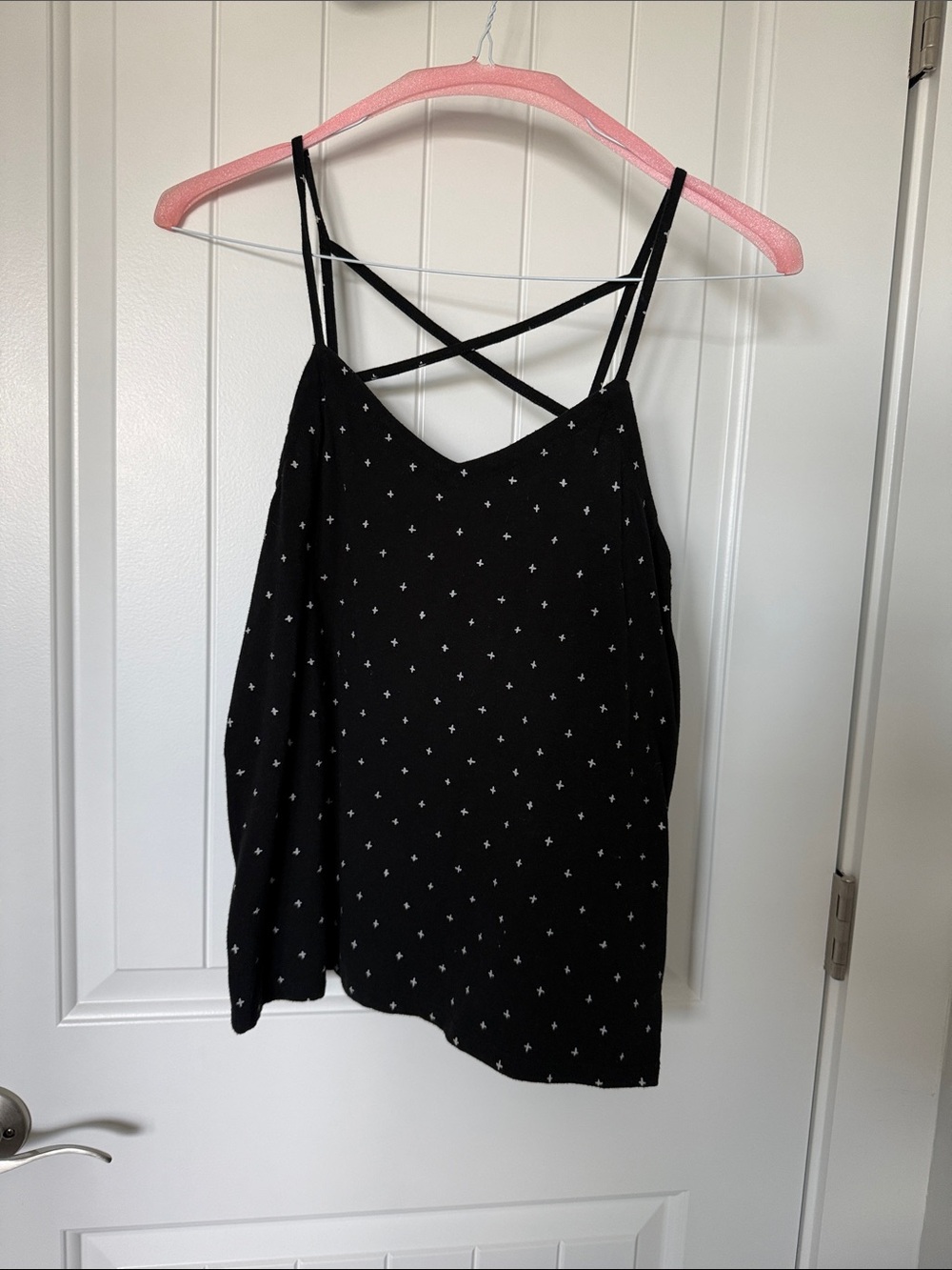Universal Thread Black Crisscross Strap Women's Tank Top